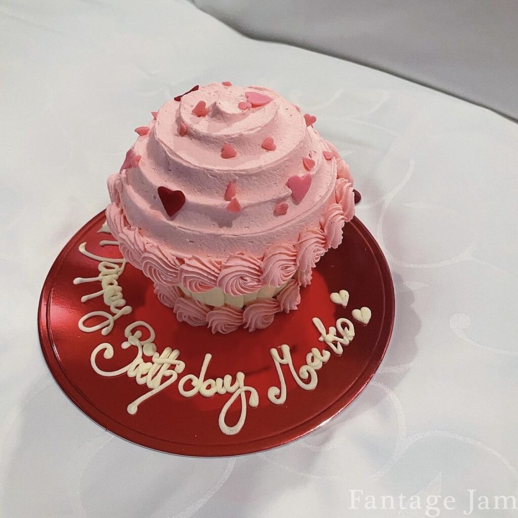 ピンクのポップなカップケーキ