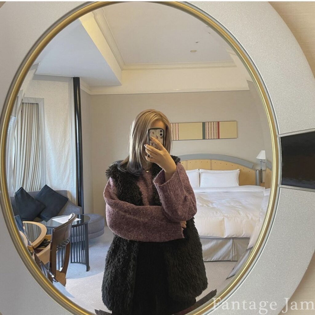 ホテルニューオータニ幕張の客室にある鏡の写真