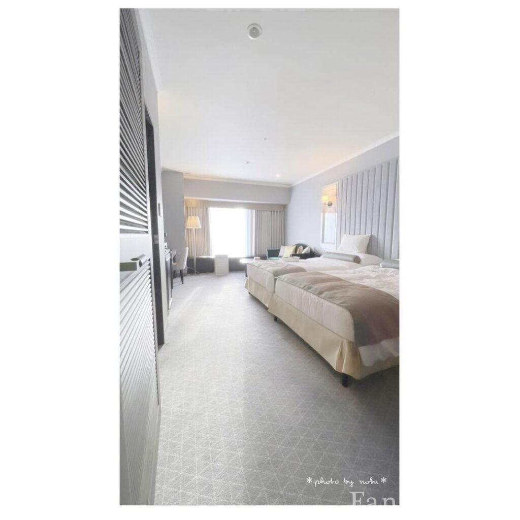 リーガロイヤルホテル大阪の客室ベッドの様子