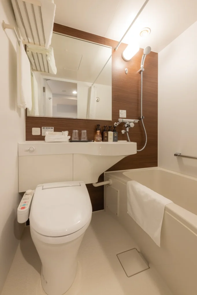 トーセイホテルココネ上野御徒町ホテルの客室トイレ浴槽写真