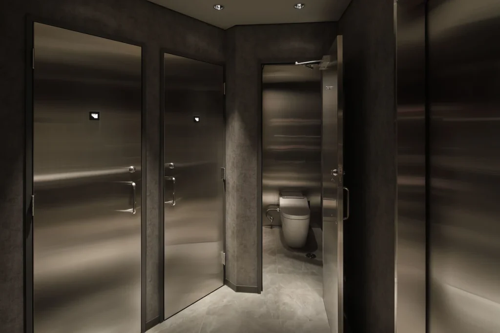 ザ ミレニアルズ渋谷の共用シャワー、トイレ
