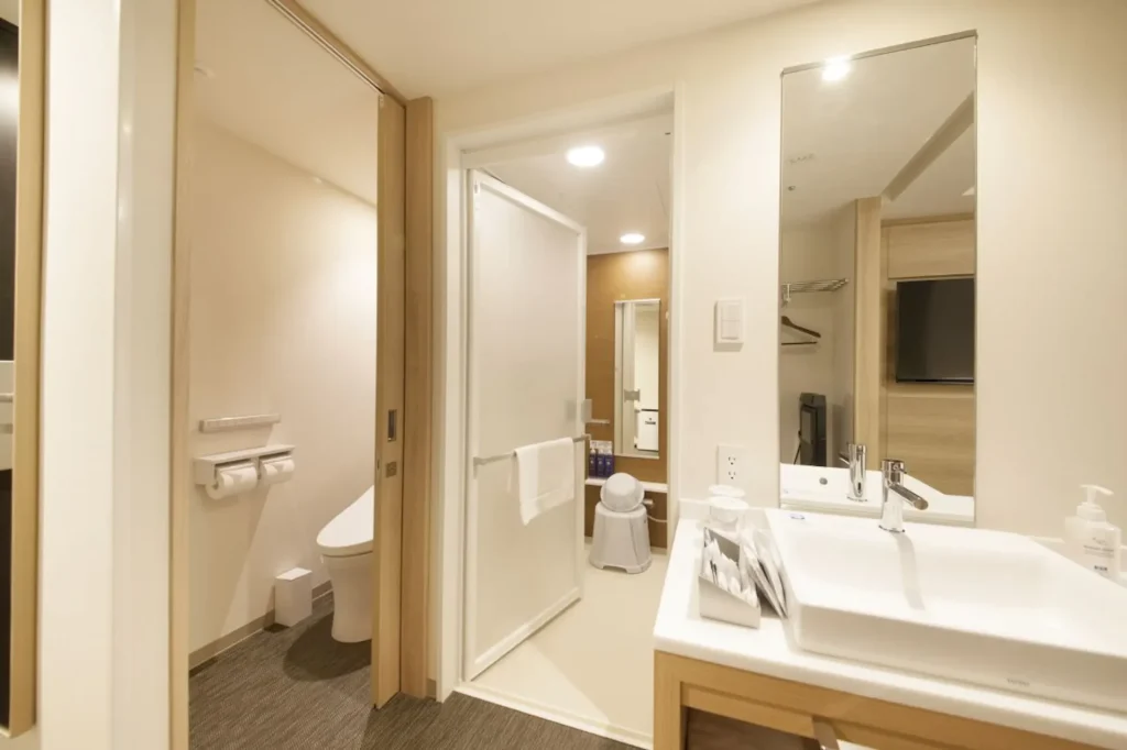 リッチモンドホテル天神西通のバストイレ洗面台が独立した写真