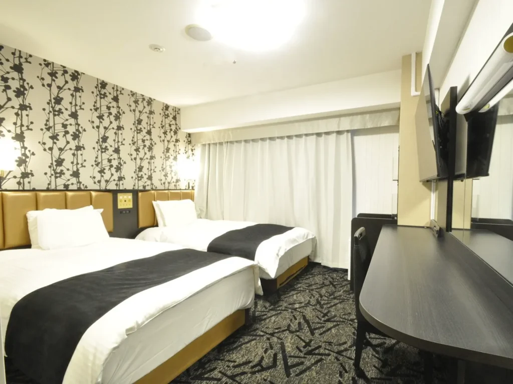 アパホテル＜名古屋錦＞EXCELLENTの客室写真、ベッド二台