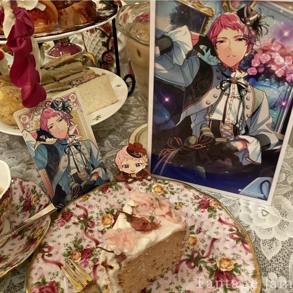 カフェアコリットのケーキと推しのカード